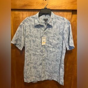 Van Heusen tropical button down shirt size: small men’s new with tags